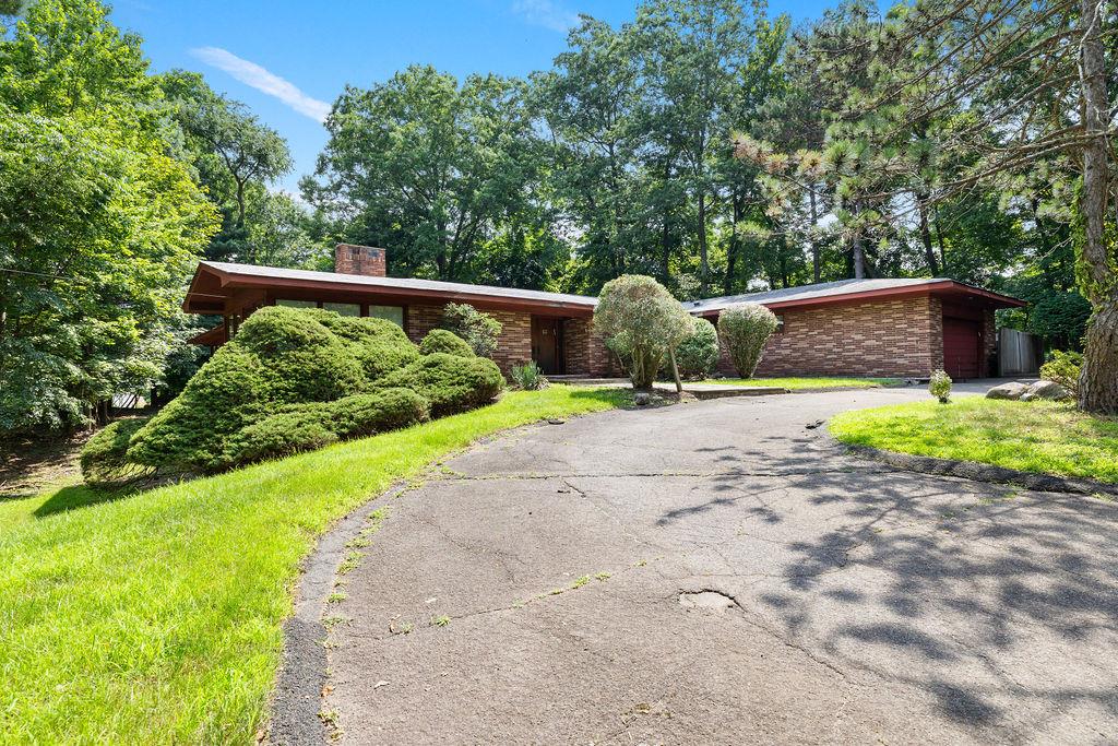 10 Hilltop Place