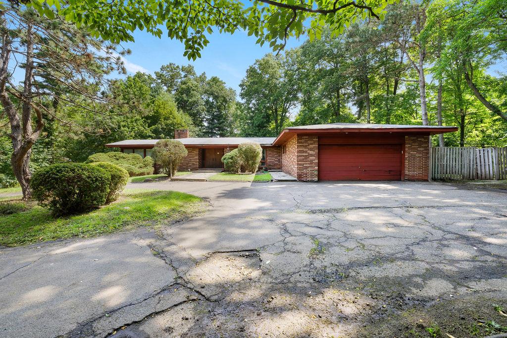 10 Hilltop Place