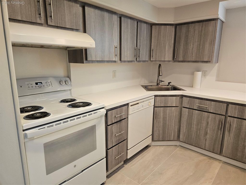 Photo of 43 hartman hill Road, Huntington, NY 11743 (MLS # 951691)