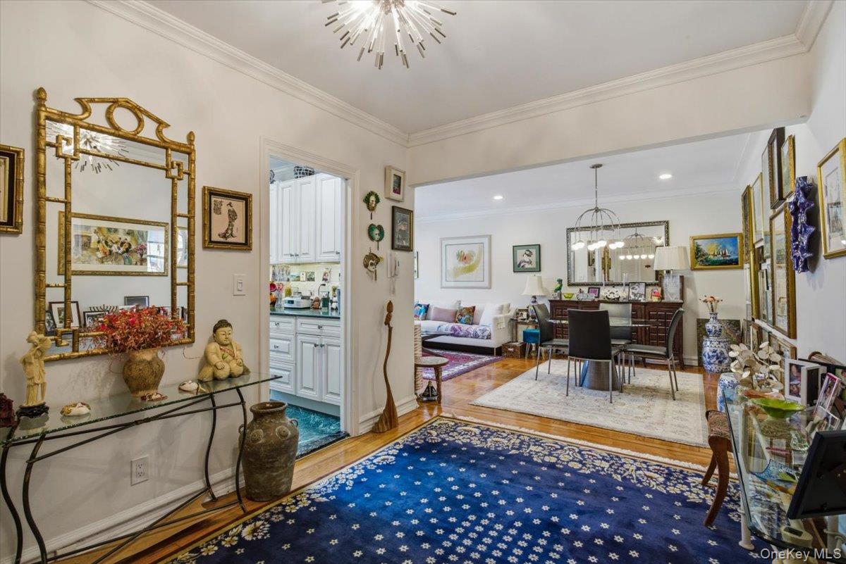 21 N Chatsworth Avenue 2J