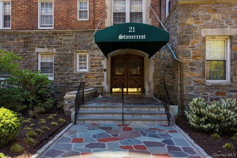 Homes For Sale - 21 N Chatsworth Avenue #2J<br/> Westchester County, Larchmont, NY 10538