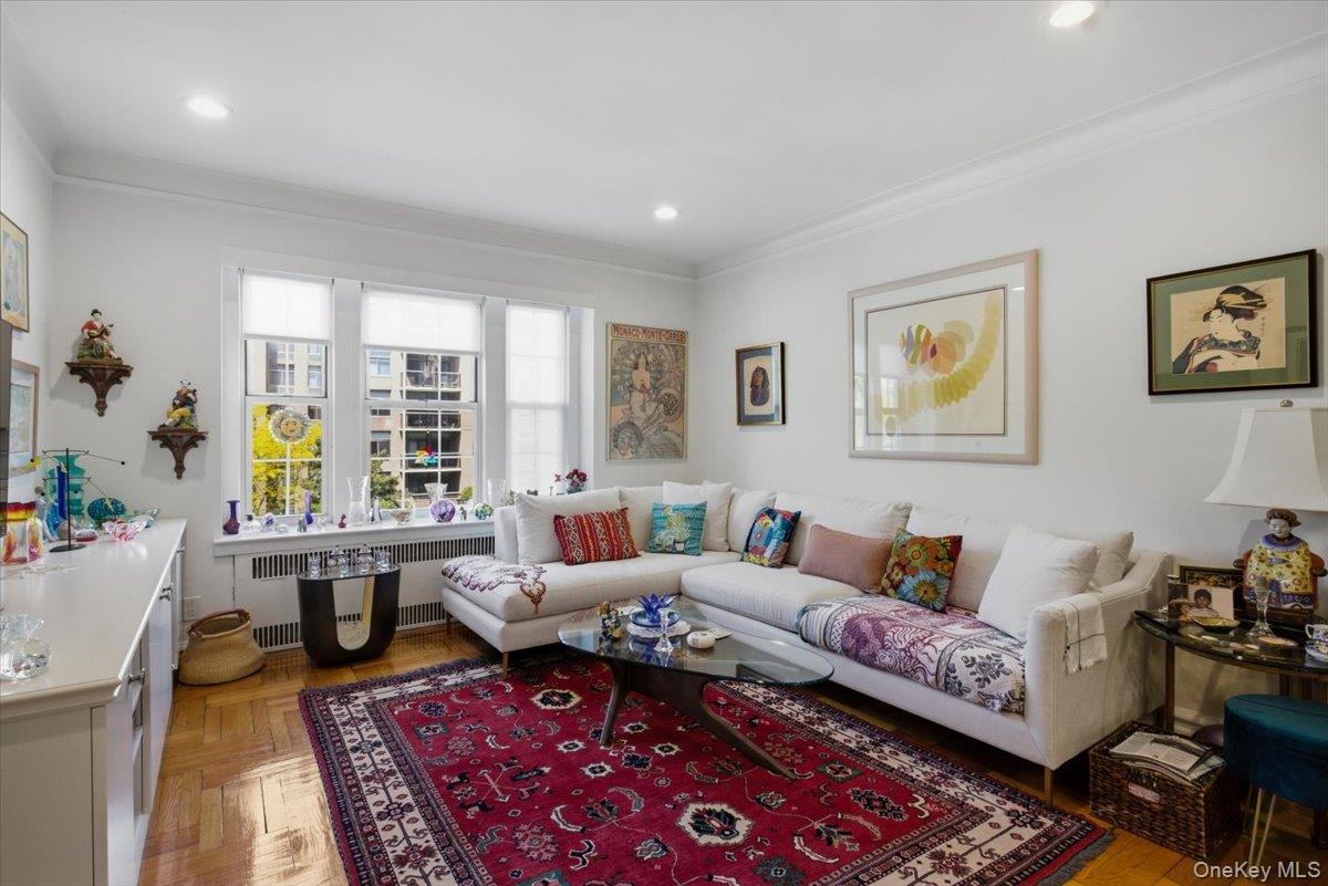 21 N Chatsworth Avenue 2J