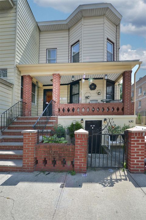5822 Penrod Street Corona NY 11368