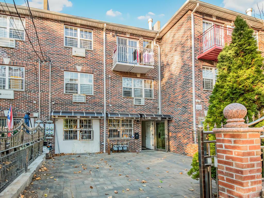 Property for Sale at Chatterton Avenue, Bronx, New York - Bedrooms: 9 
Bathrooms: 6  - $1,490,000
