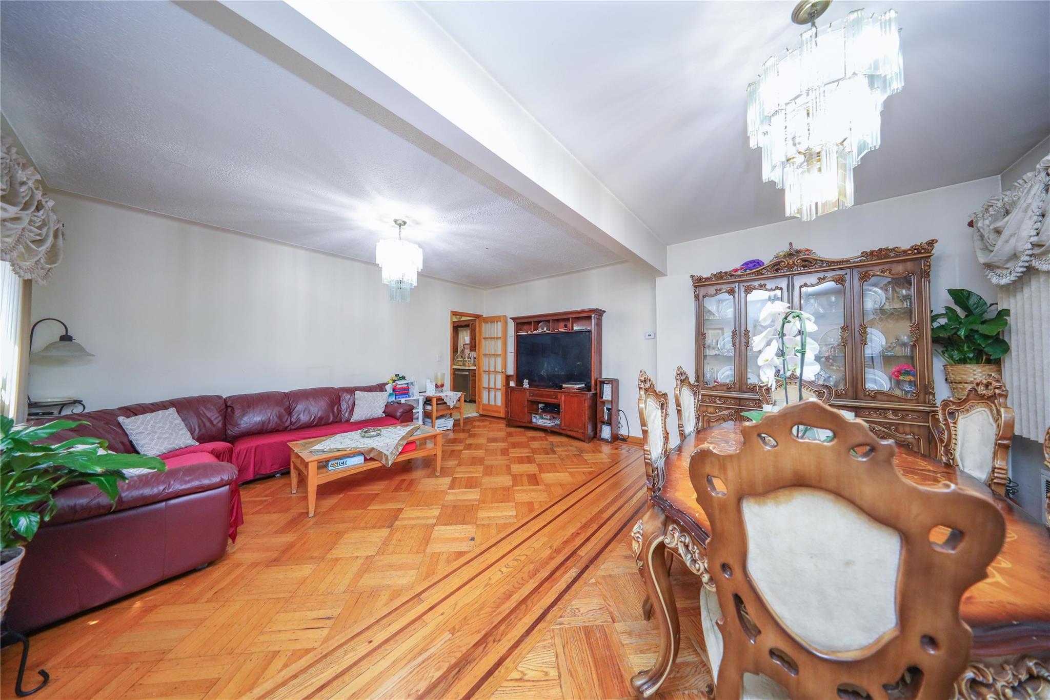 1464 W 5th Street