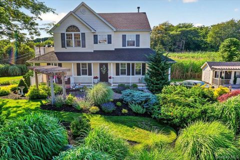 Homes For Sale - 266 Clinton Avenue<br/> Suffolk County, East Patchogue, NY 11772