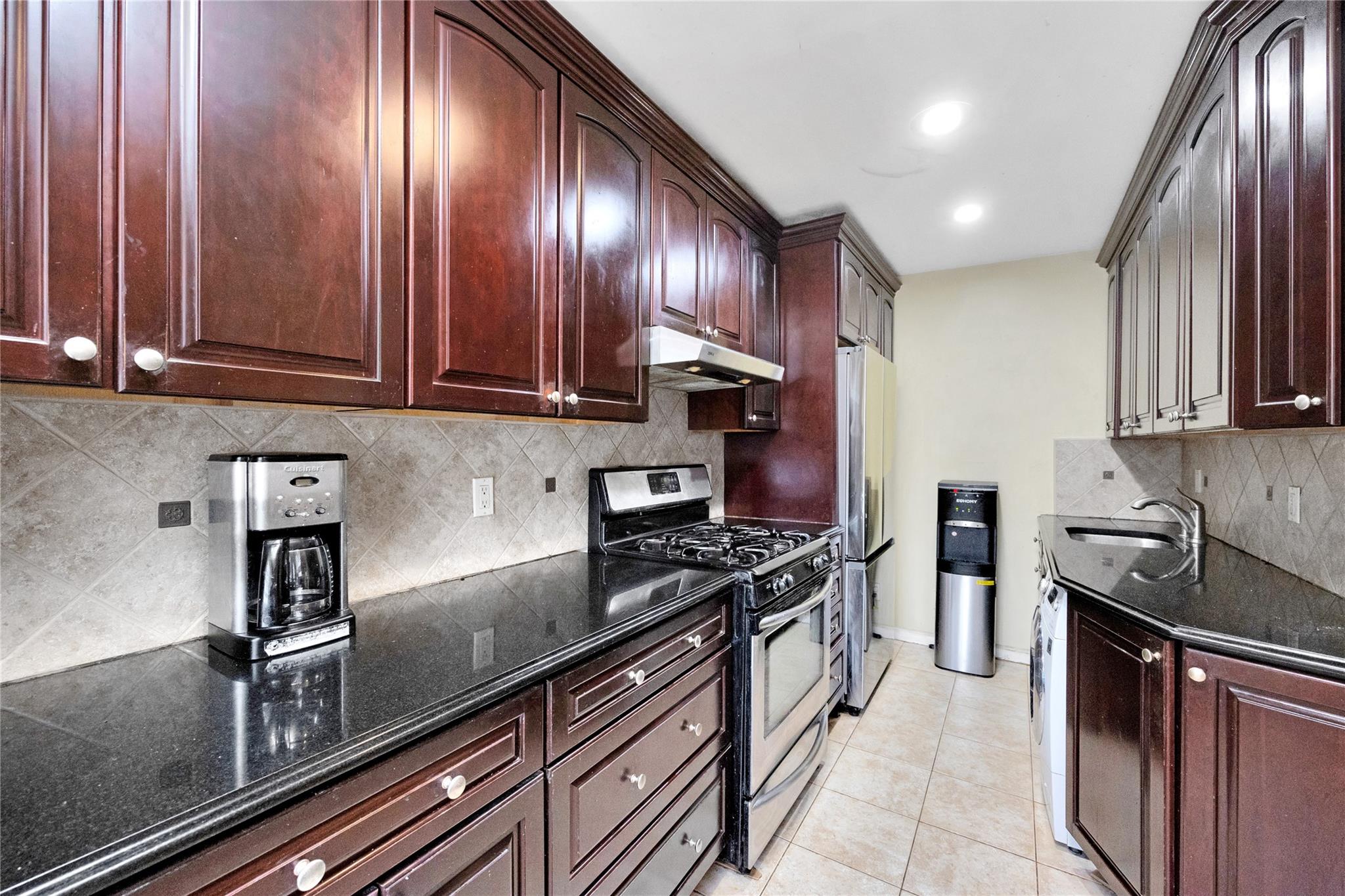 163-20 Willets Point Blvd #4-240, Whitestone, New York image 2