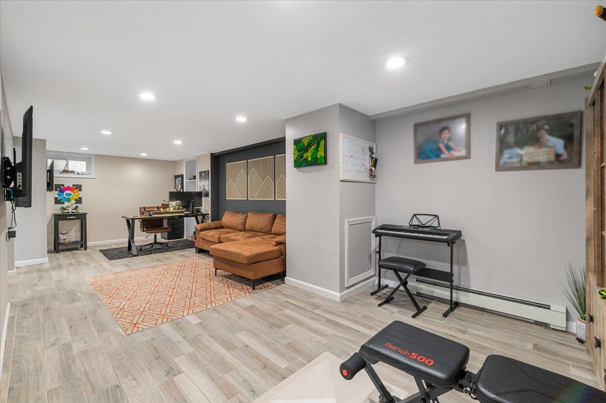 166 N 3rd Street, Bethpage, New York image 27