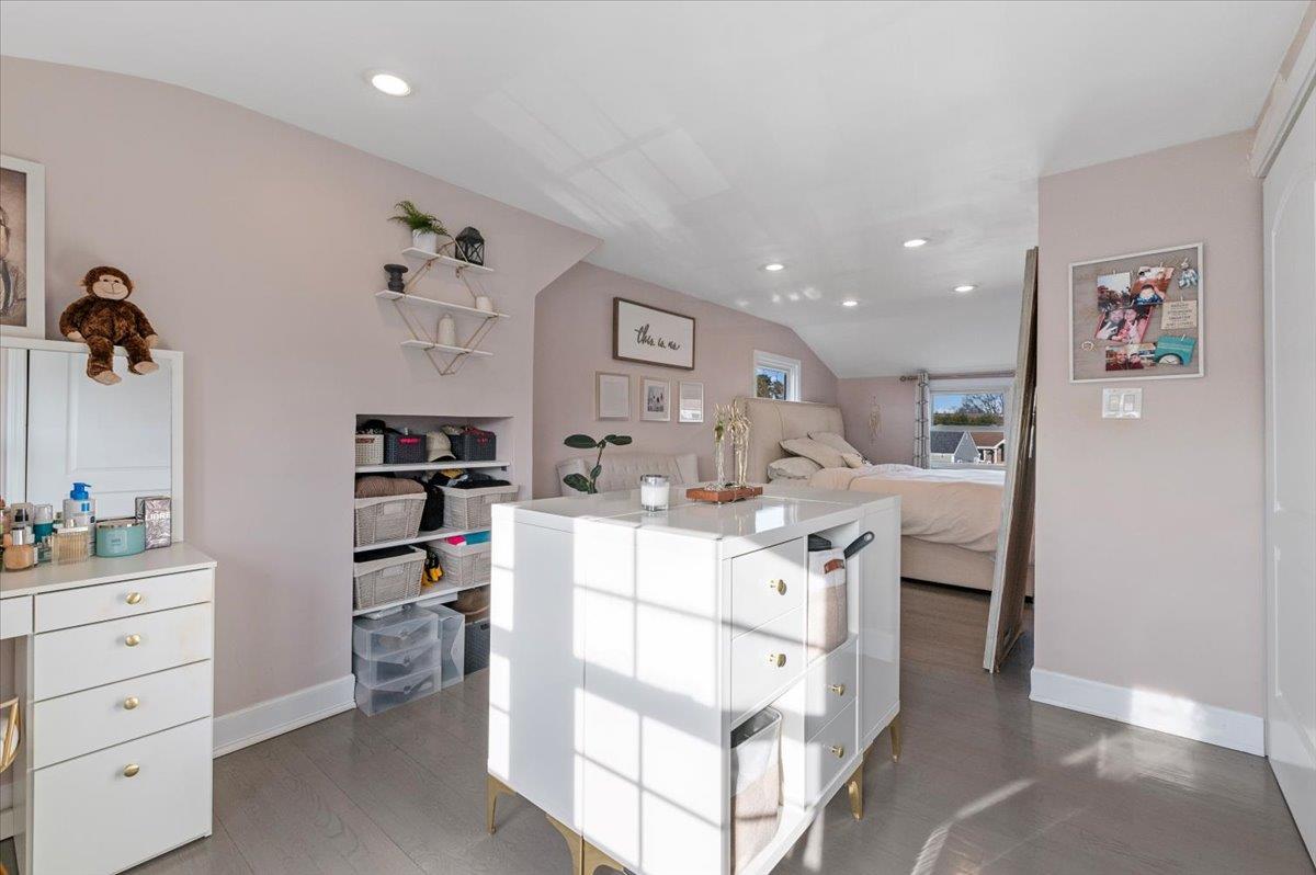166 N 3rd Street, Bethpage, New York image 25