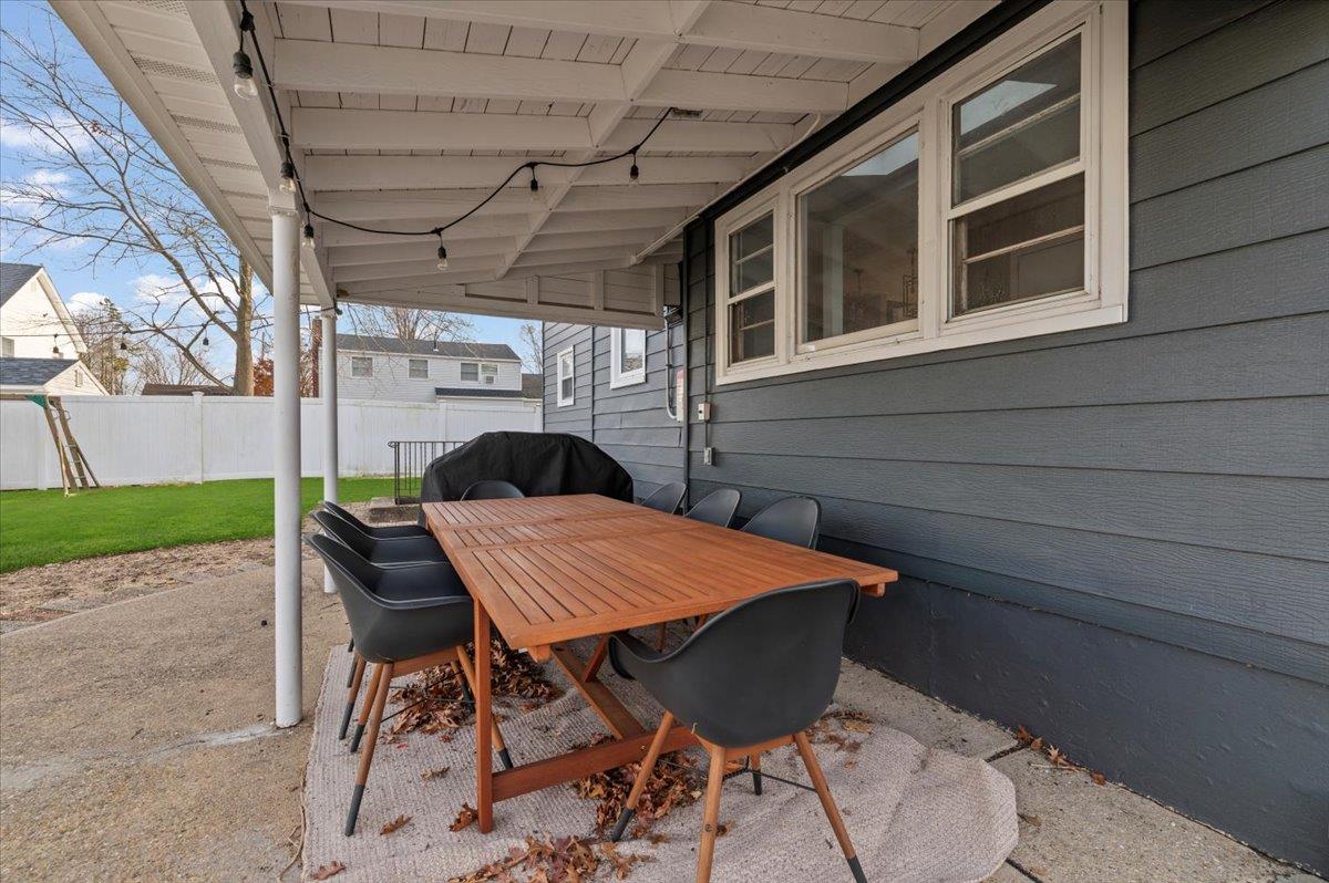 166 N 3rd Street, Bethpage, New York image 37