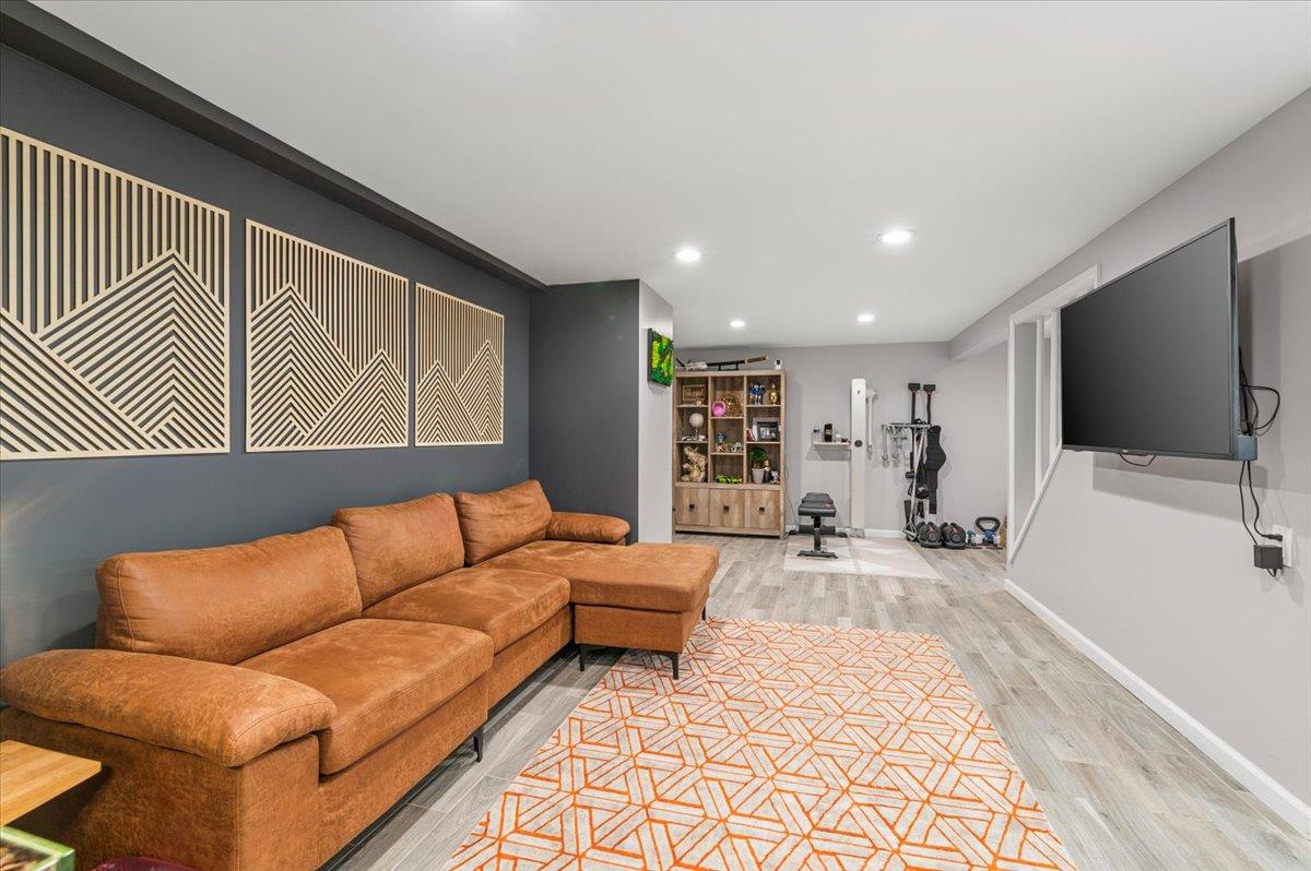 166 N 3rd Street, Bethpage, New York image 30