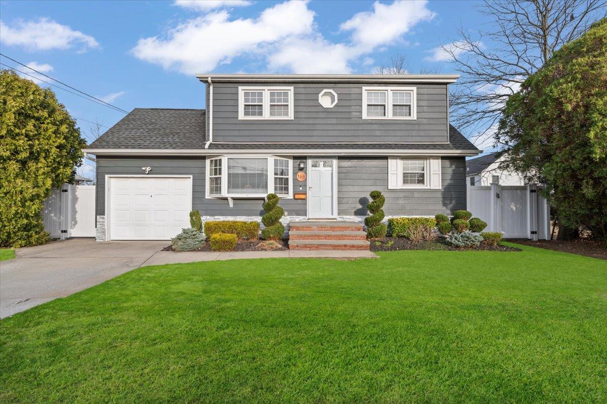 166 N 3rd Street, Bethpage, New York image 1