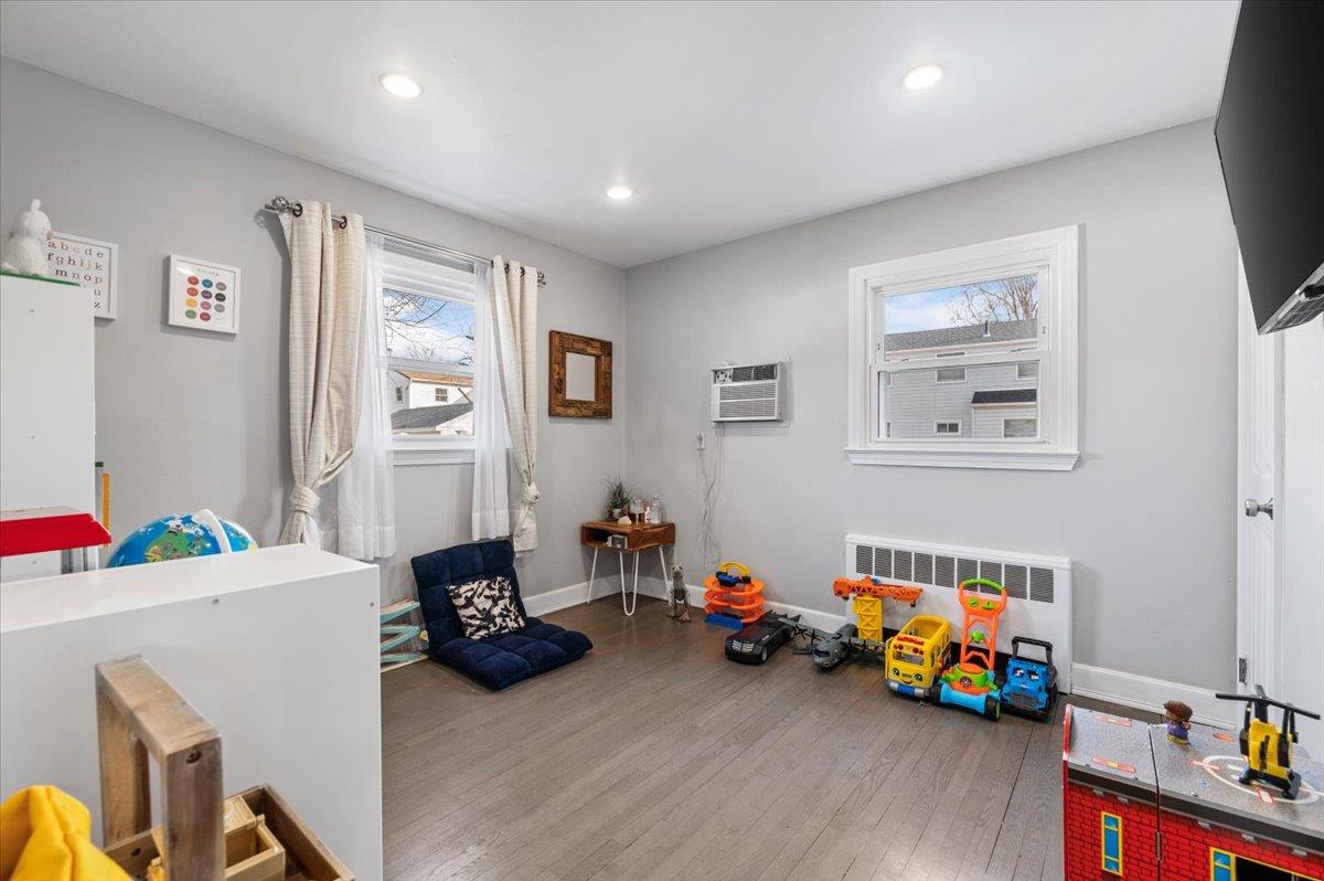 166 N 3rd Street, Bethpage, New York image 15
