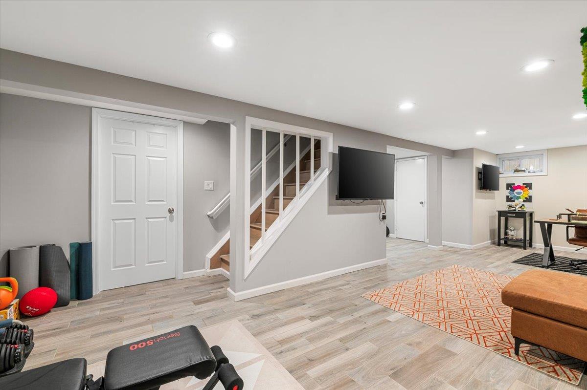 166 N 3rd Street, Bethpage, New York image 32