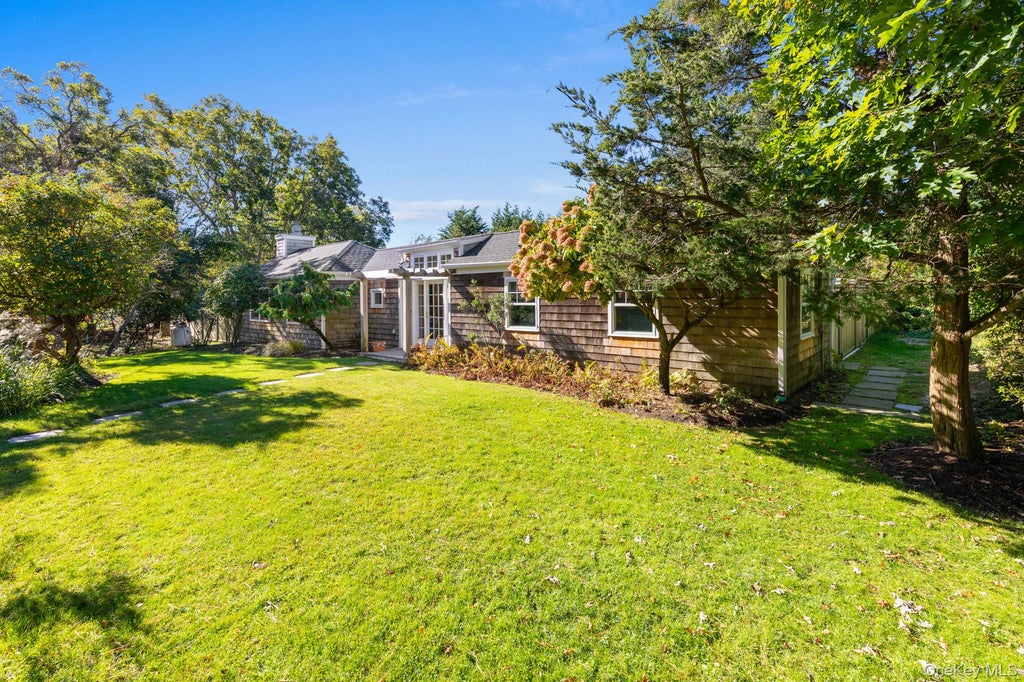 Photo of 2 Gardiner Drive, Amagansett, NY 11930 (MLS # 1058764)