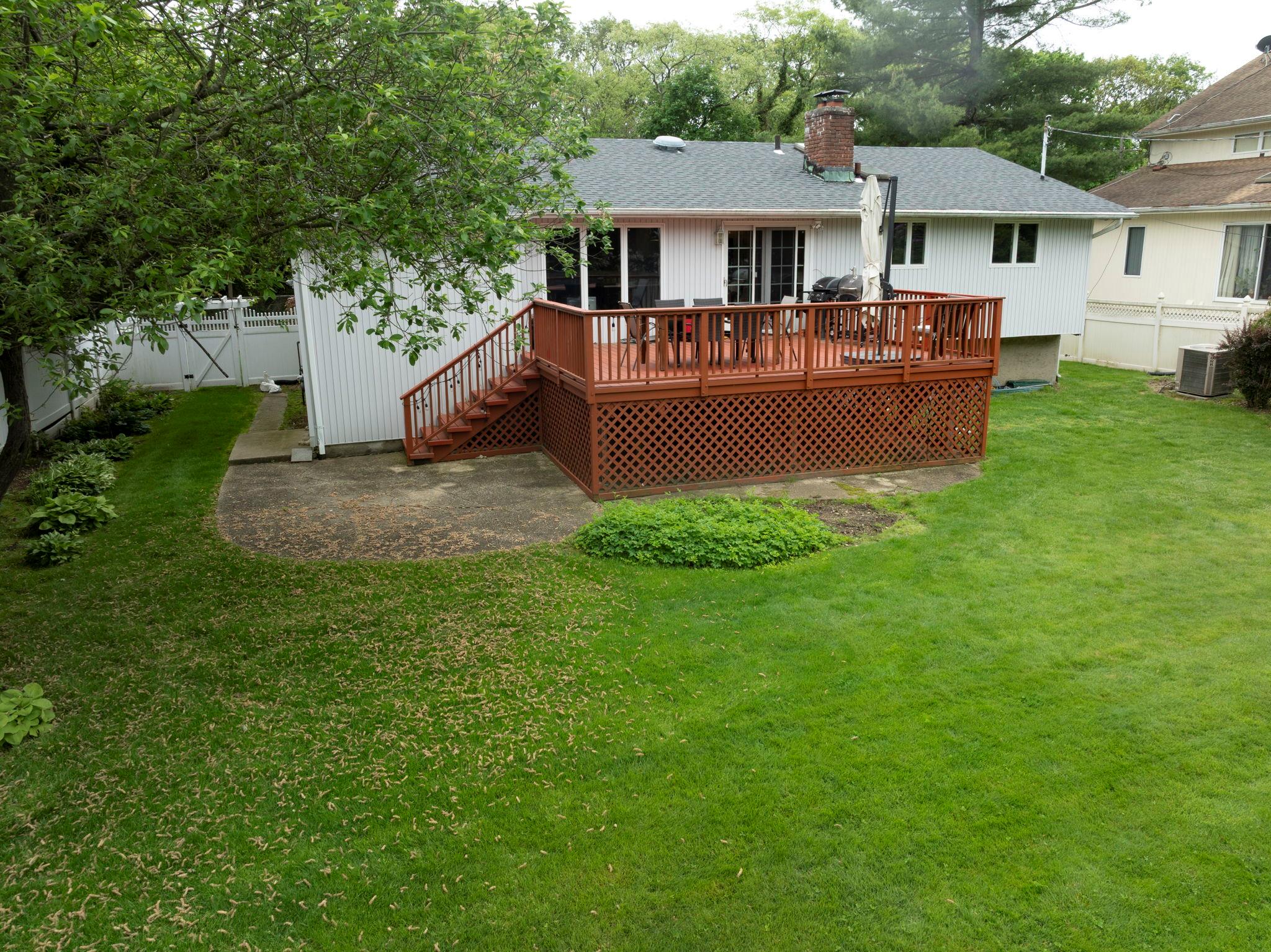 94 Rockland Drive, Jericho, New York image 39