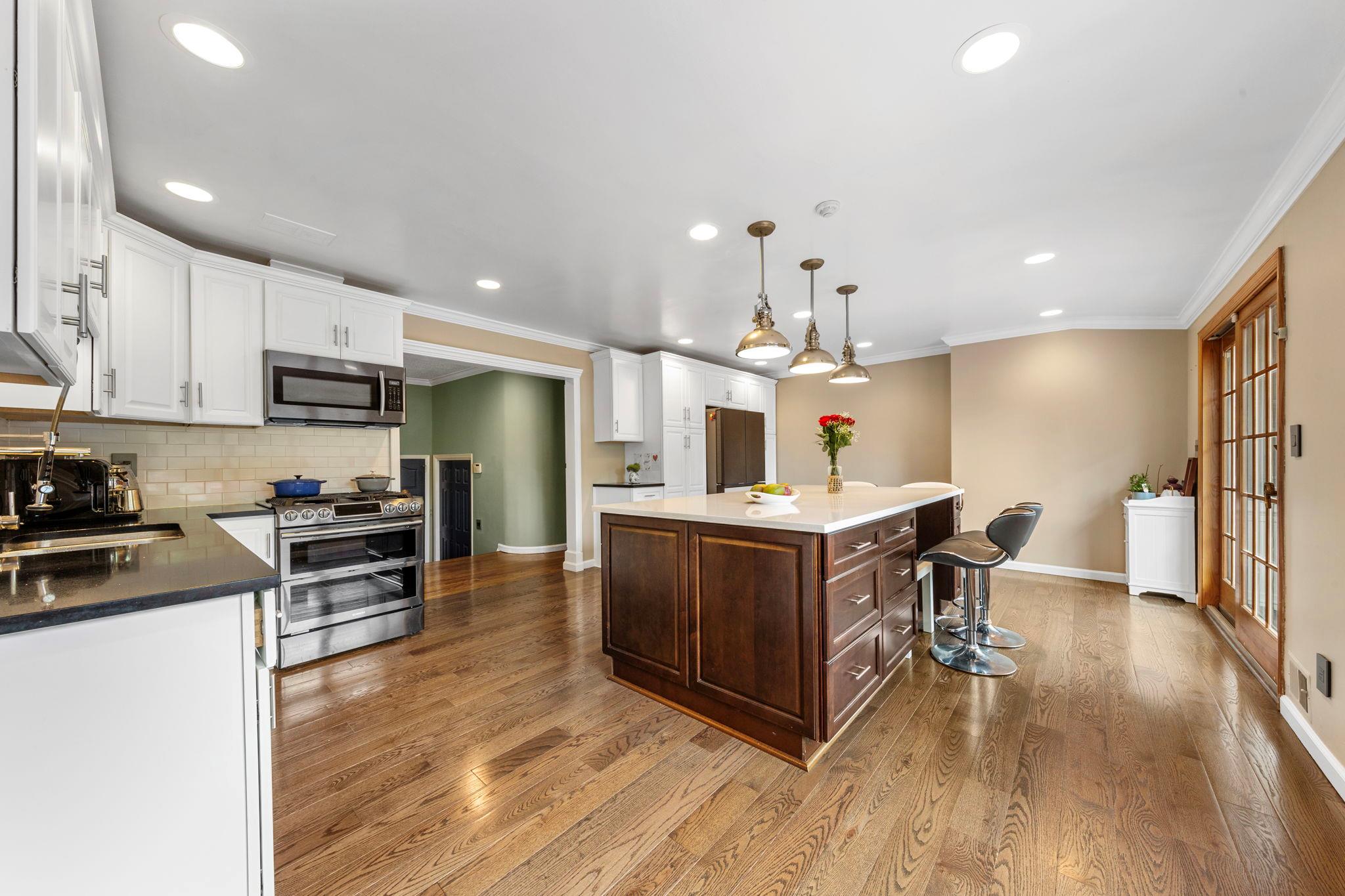 94 Rockland Drive, Jericho, New York image 6