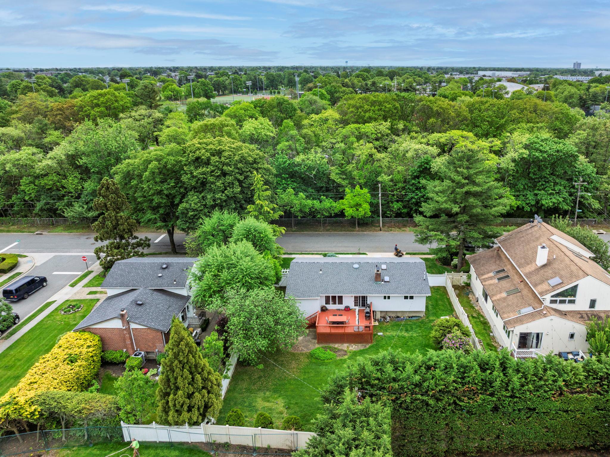 94 Rockland Drive, Jericho, New York image 37