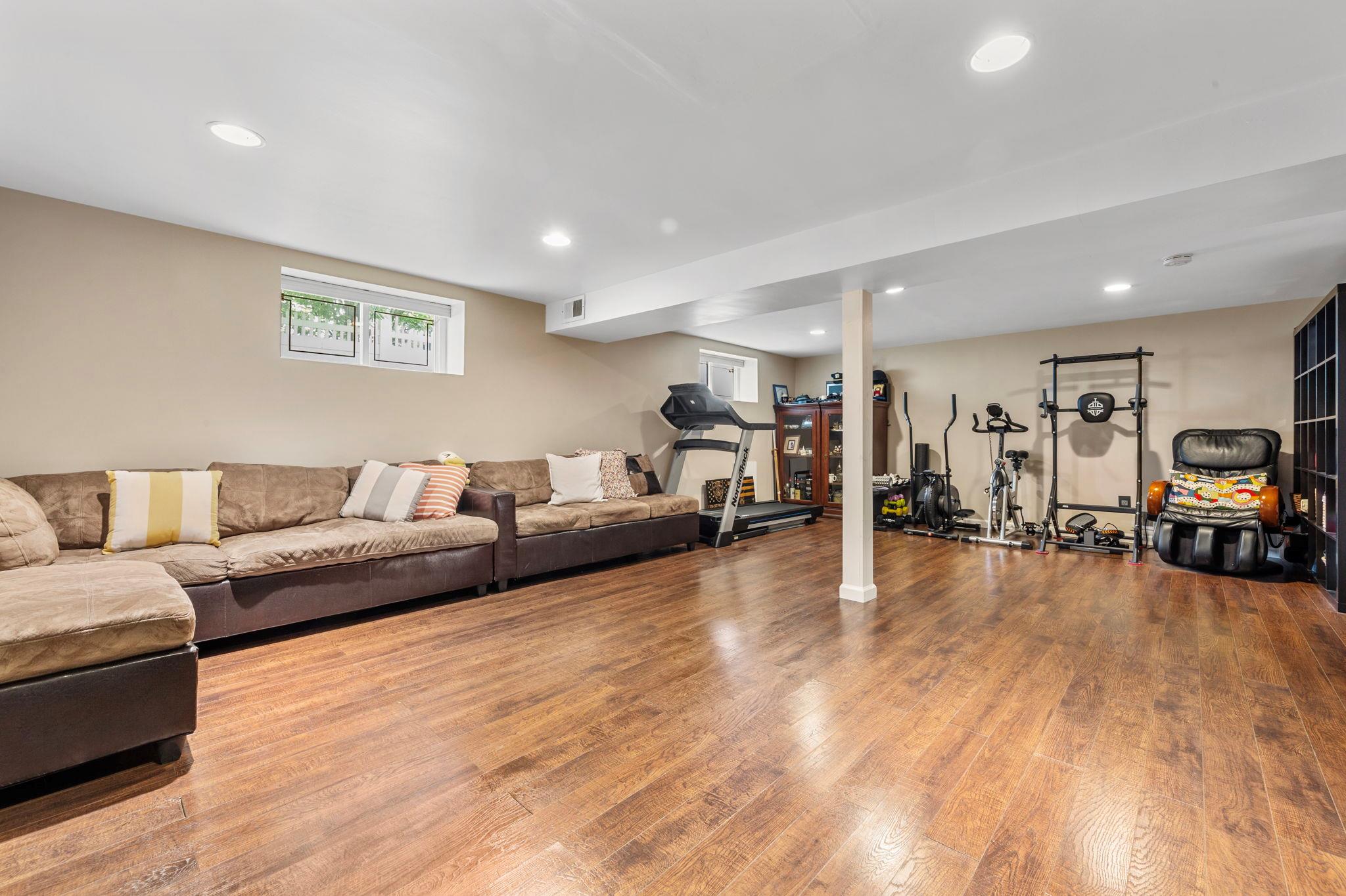 94 Rockland Drive, Jericho, New York image 12