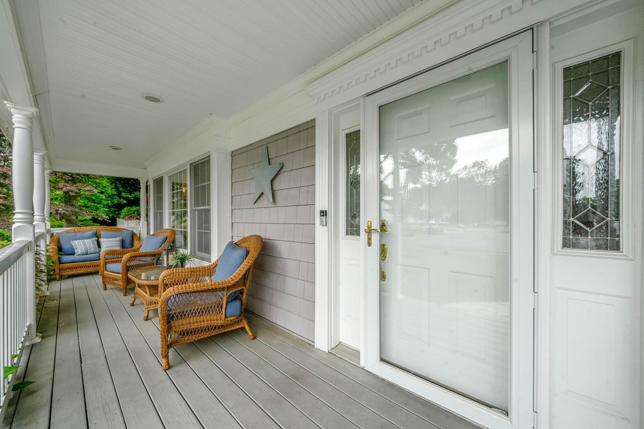 9 Graystone Lane