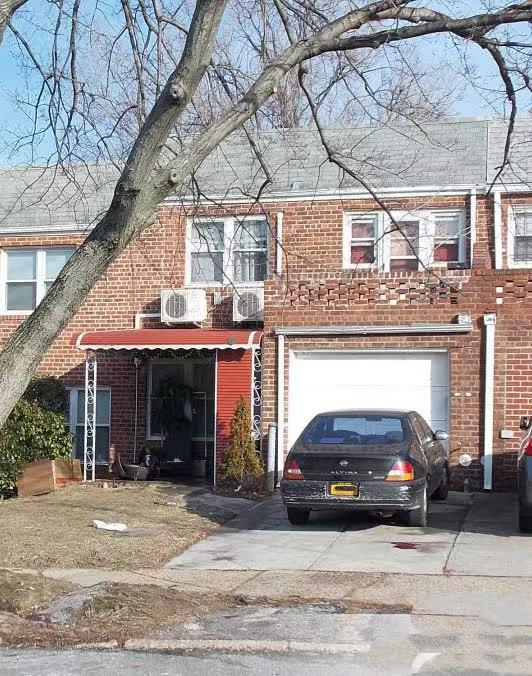Property for Sale at 120th Street, College Point, Queens, NY - Bedrooms: 3 
Bathrooms: 2 
Rooms: 7  - $829,000