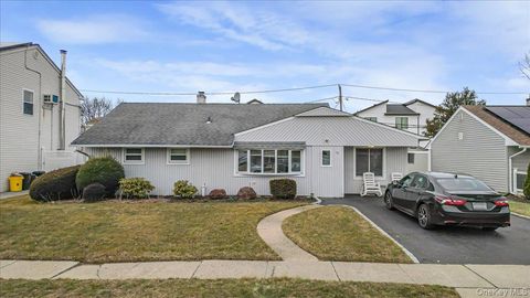 17 Wilson Lane Bethpage NY 11714