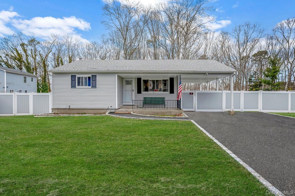 Photo of 160 Hounslow Road, Shirley, NY 11967 (MLS # 984885)