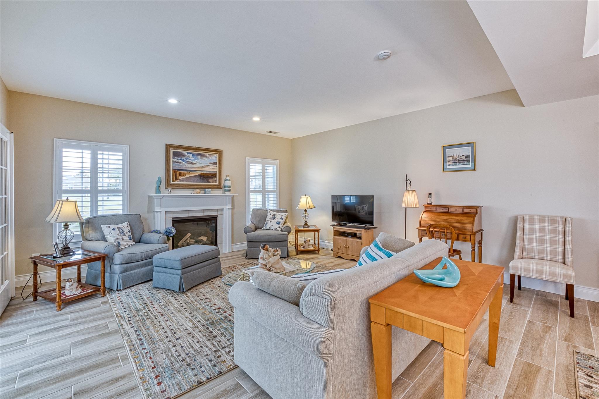 476 Woodscreek Court, Moriches, New York image 10