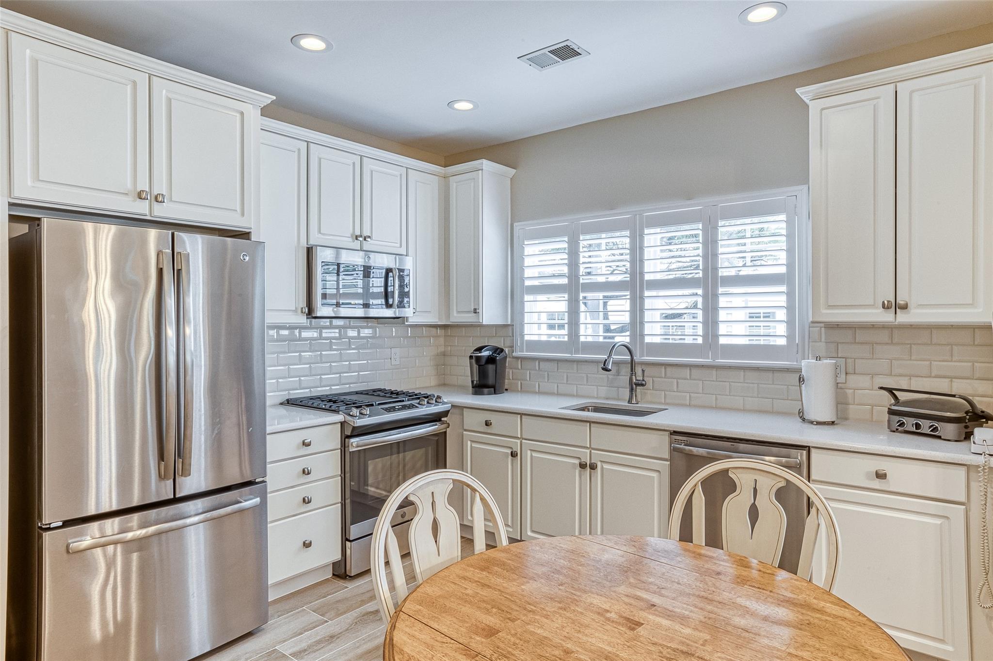 476 Woodscreek Court, Moriches, New York image 6