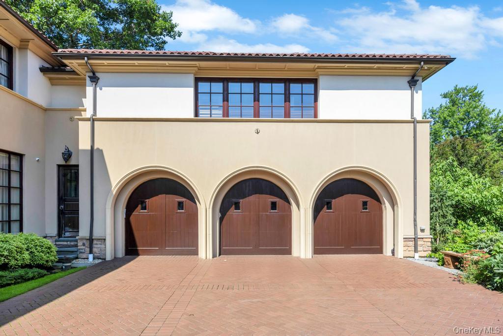 48 Nassau Drive