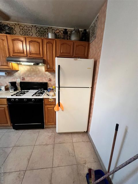 Photo of 829 Southern Boulevard #3D, Bronx, NY 10459 (MLS # 930134) Photo of 829 Southern Boulevard #3D, Bronx, NY 10459 (MLS # 930134)