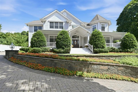 Photo of 3 Crescent Drive, Northport, NY 11768 (MLS # 1064959)