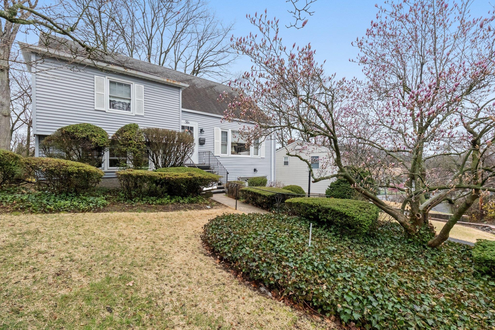 10 Gail Road, Yonkers, New York image 2