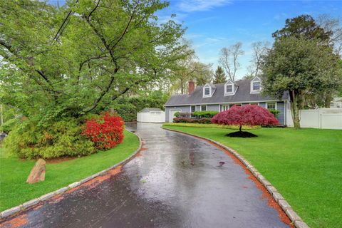 34 Sams Path Rocky Point NY 11778