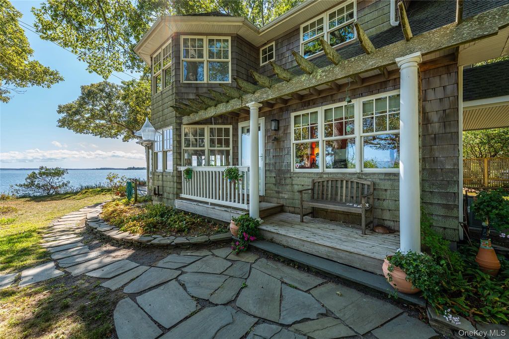 Photo of 500 South Lane, East Marion, NY 11939 (MLS # 918826)