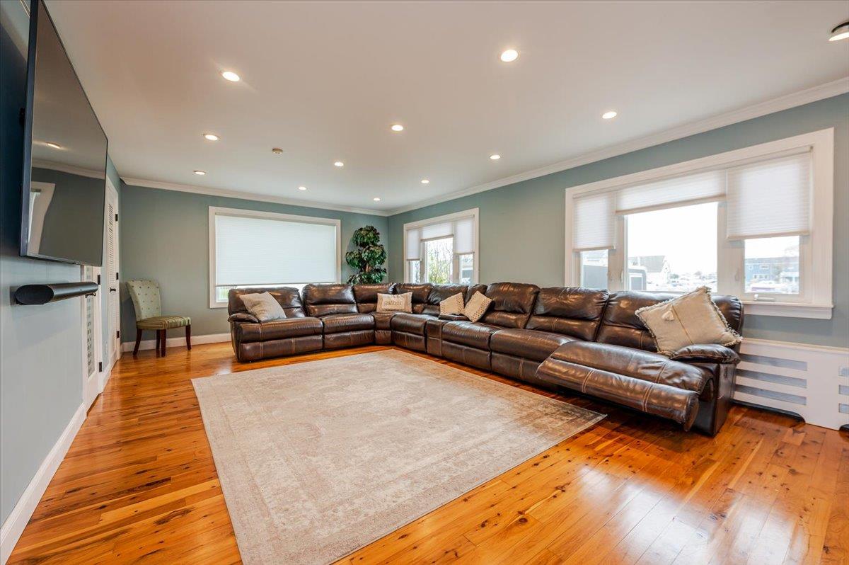 110 Clocks Blvd. Blvd, Massapequa, New York image 13