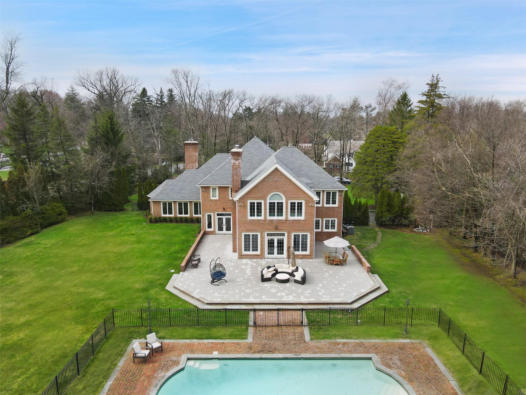 2 Coventry Court, Purchase, New York image 3