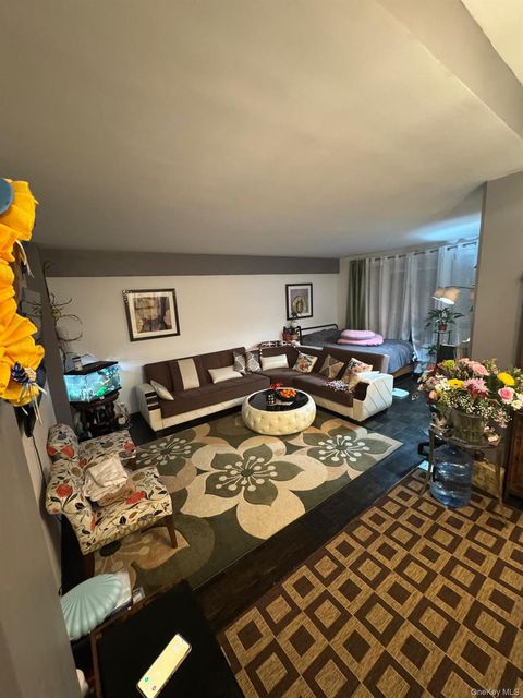 Photo of 98-25 64 Road #5E, Rego Park, NY 11374 (MLS # 963074)