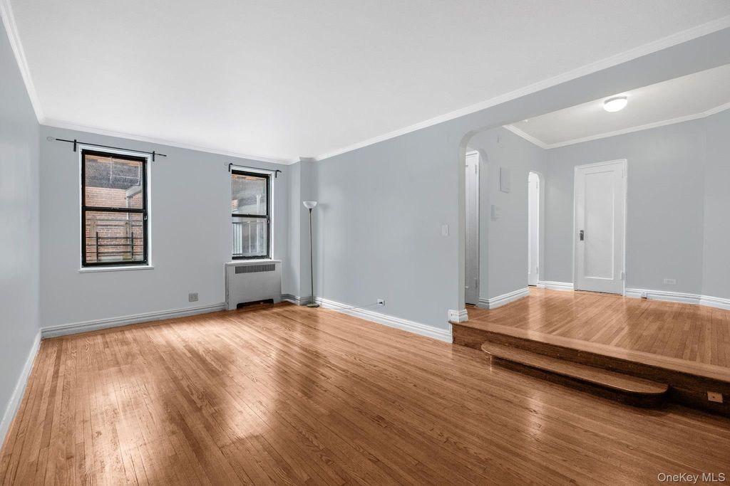 Photo of 306 E Mosholu Pkwysouth Pkwy #1F, Bronx, NY 10458 (MLS # 967197)
