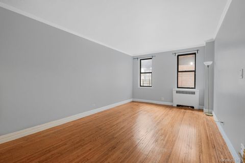 Homes For Sale - 306 E Mosholu Parkway #1F<br/> Bronx, NY 10458