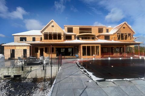 40 Quaquanantuck Lane Quogue NY 11959