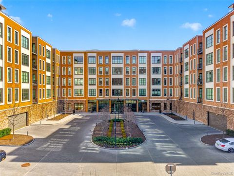 100 Garvies Point Road 1304 Glen Cove NY 11542