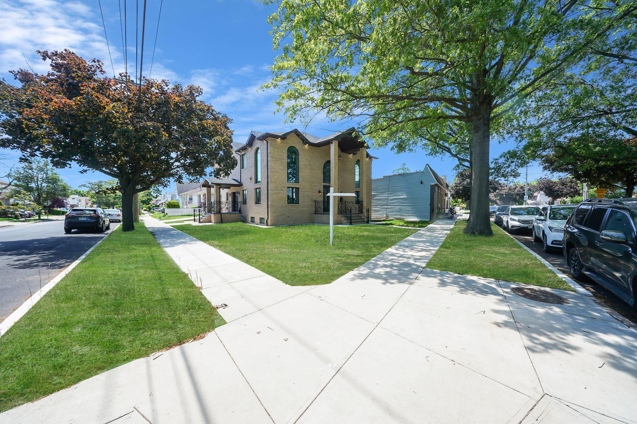 261-16 E Williston Avenue, Floral Park, New York image 6