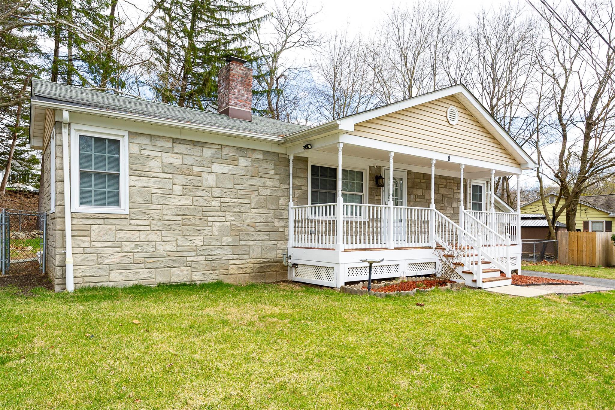 8 Holt Road, Hyde Park, New York image 2