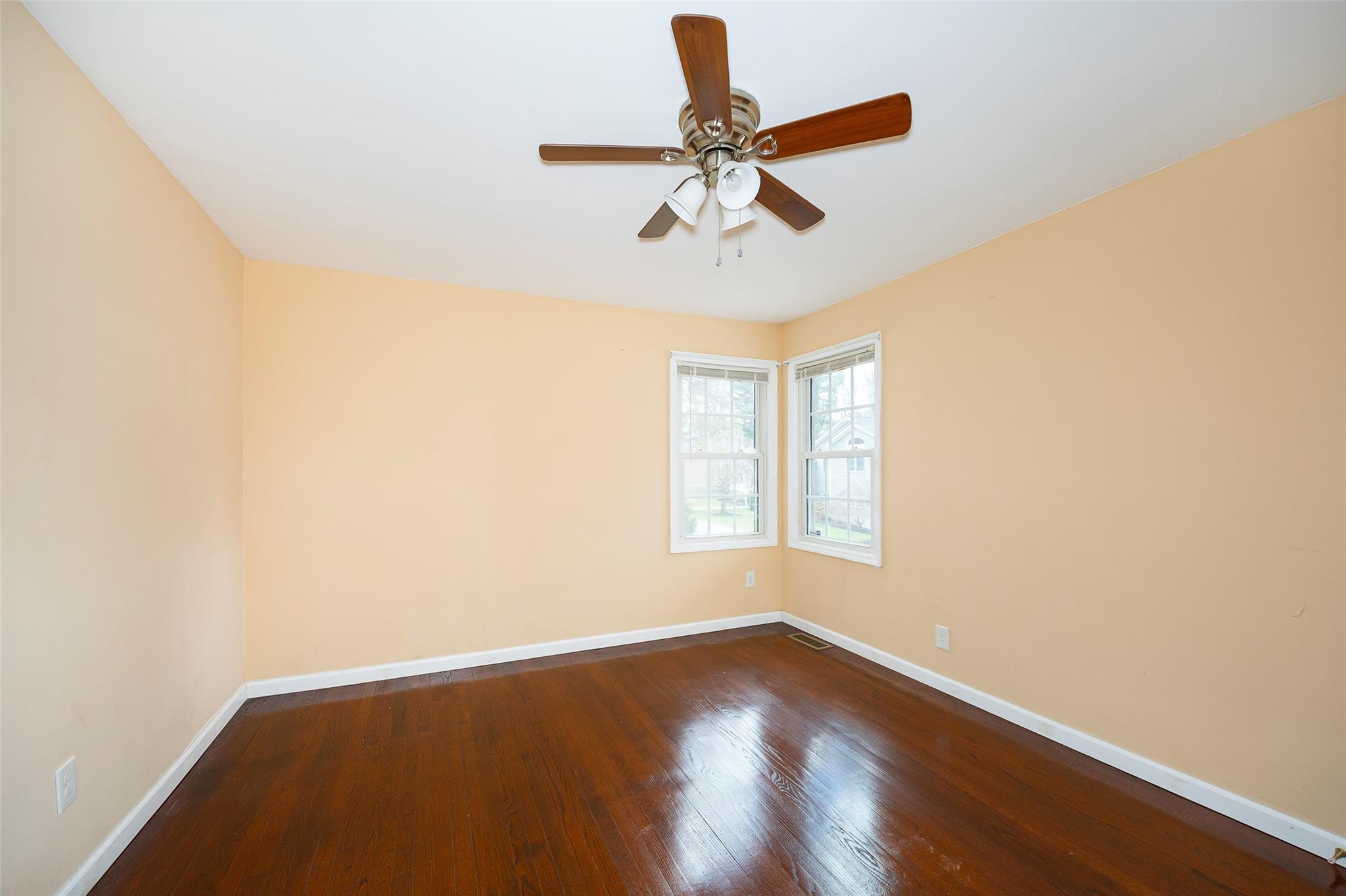 8 Holt Road, Hyde Park, New York image 13