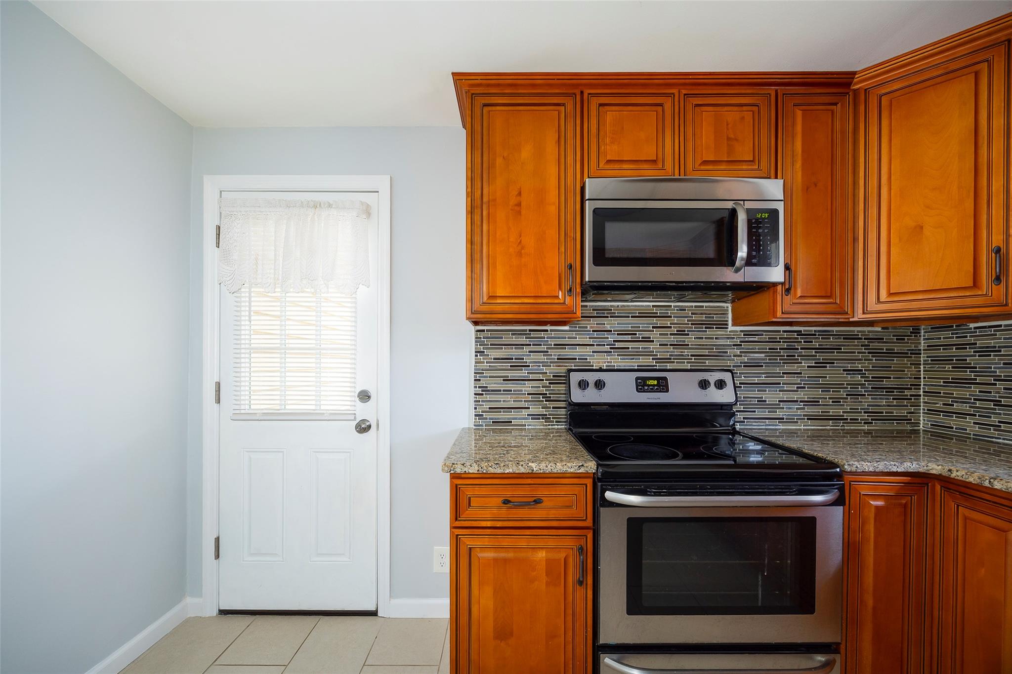 8 Holt Road, Hyde Park, New York image 8