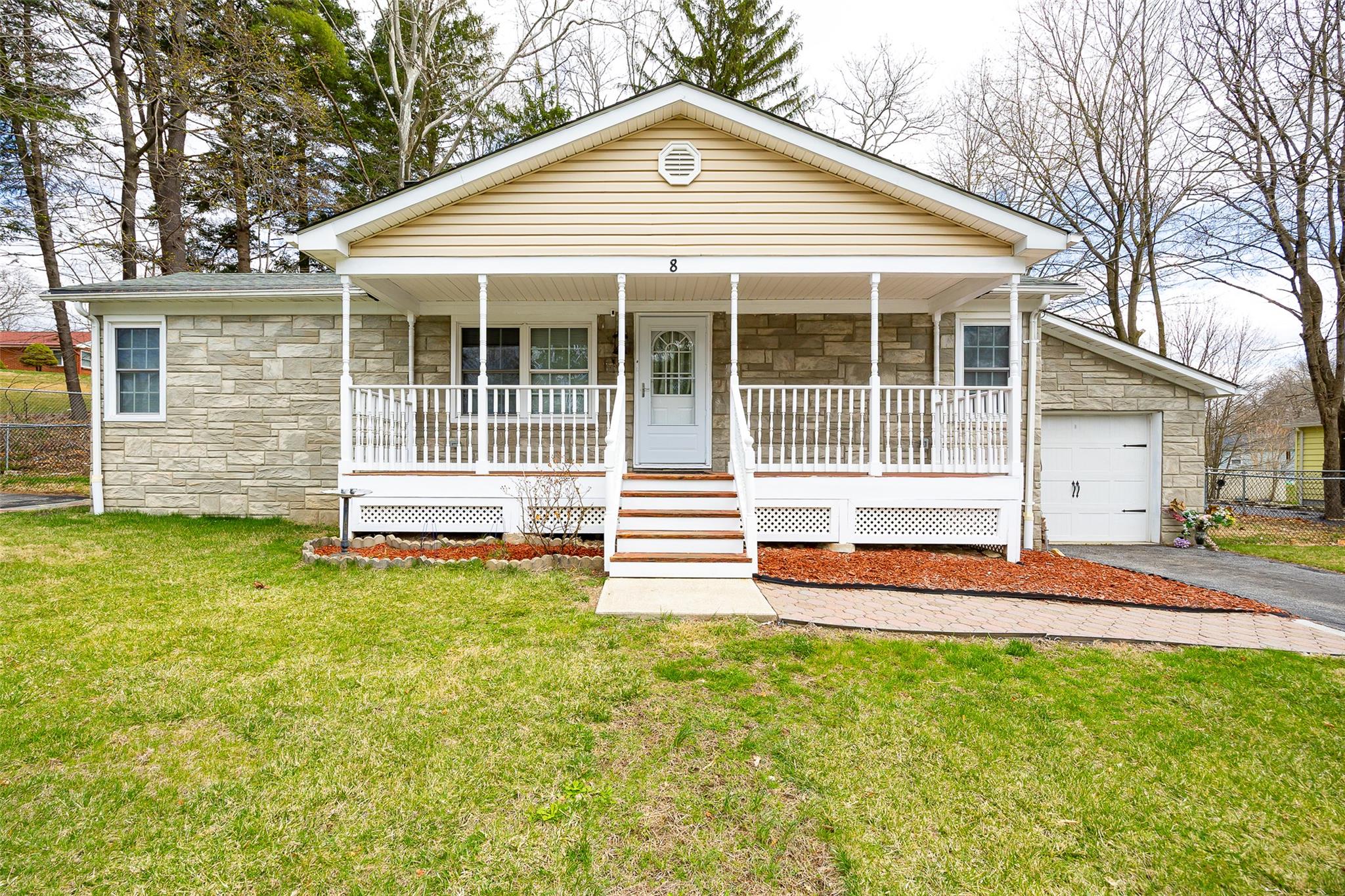 Property for Sale at Holt Road, Hyde Park, New York - Bedrooms: 3 
Bathrooms: 1 
Rooms: 6  - $335,000