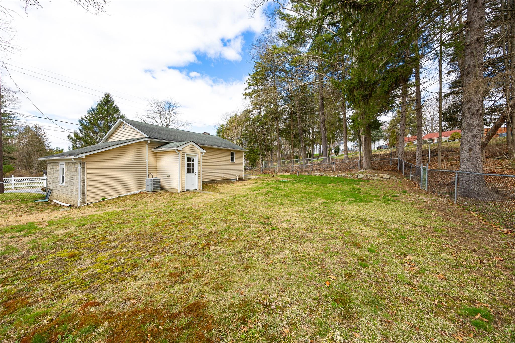 8 Holt Road, Hyde Park, New York image 20