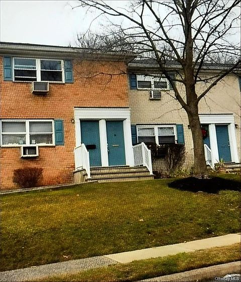 140 Meyer Oval Pearl River NY 10965