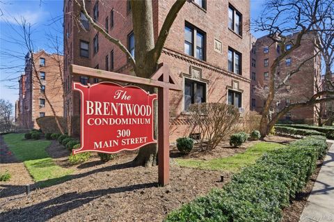 Condo For Sale - 300 Main Street #2A<br/> White Plains, NY 10601